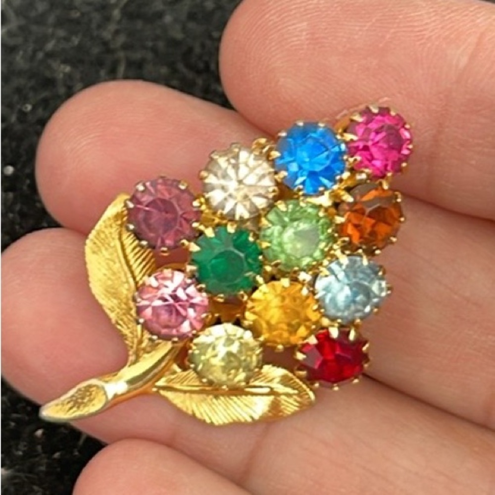 Vintage Multi Colored Rhinestones Flower Motif Gold Tone Brooch. MA